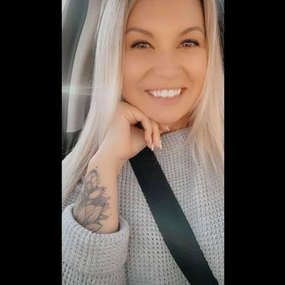 Meet your Posher, Izabella - Picture 1 of 1